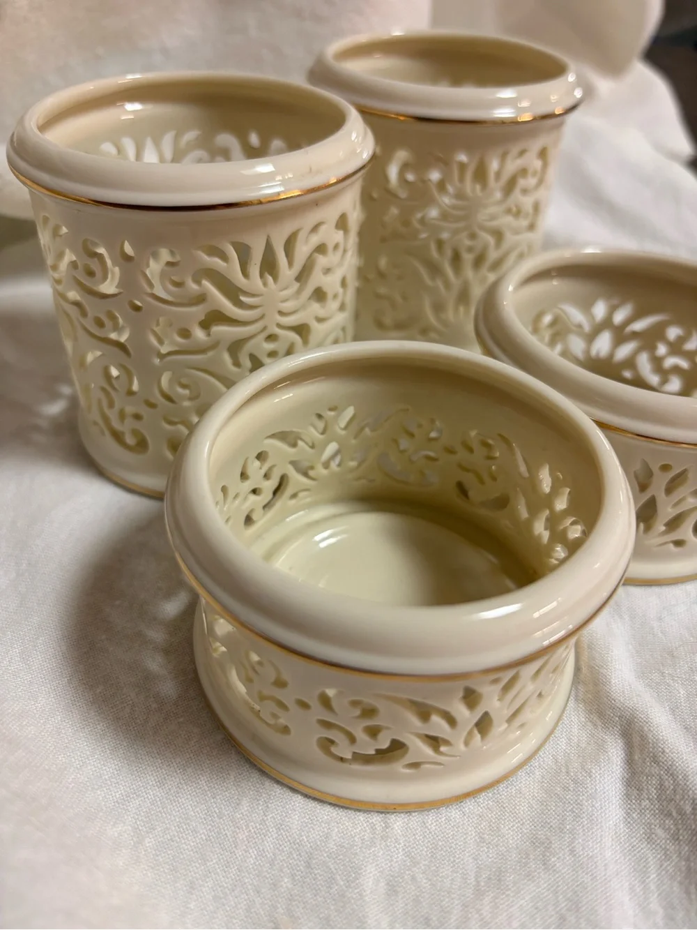 4 Lenox illuminates ivory pierced porcelain Filigree Votive Candle Holders
